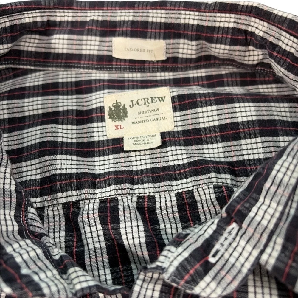 j. Crew Size XL Button Down Long Sleeve Men's Shirt Tailored Fit Washed Casual